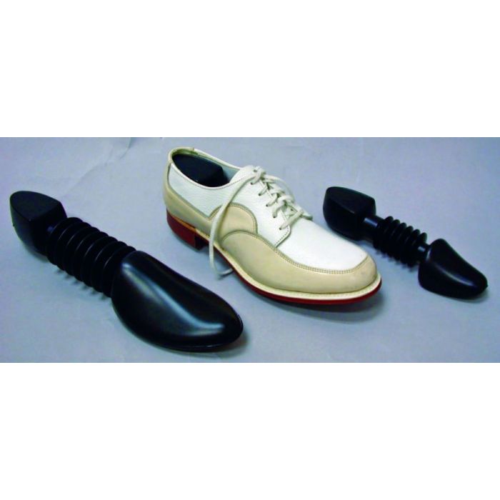 WOMEN'S FORMAIRE SHOE DISPLAY WOMEN'S FORMAIRE SHOE DISPLAY